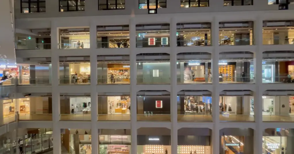 KITTE Shopping Marunouchi – Retail, Dining & Culture