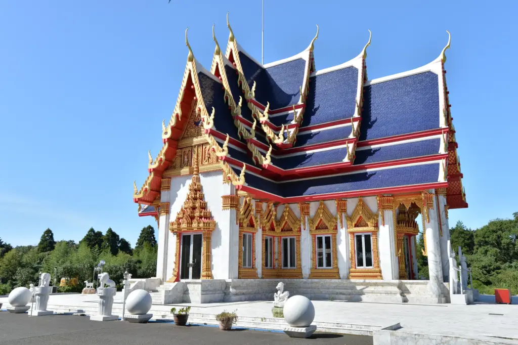 Wat Paknam Japan