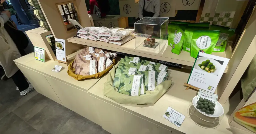 After-session relaxation & souvenir opportunities